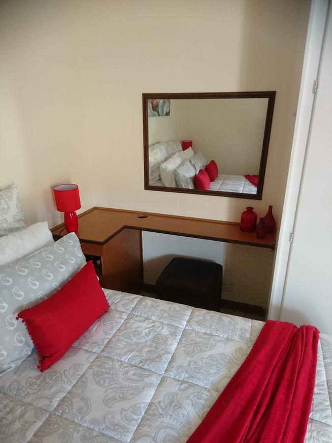 Chanelle Self Catering Bloemfontein Eksteriør bilde